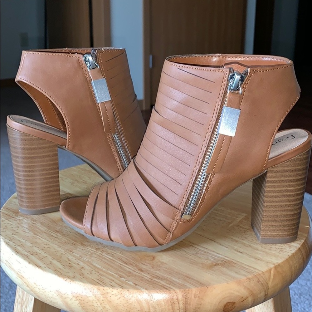 Francesca’s peep toe block heel bootie